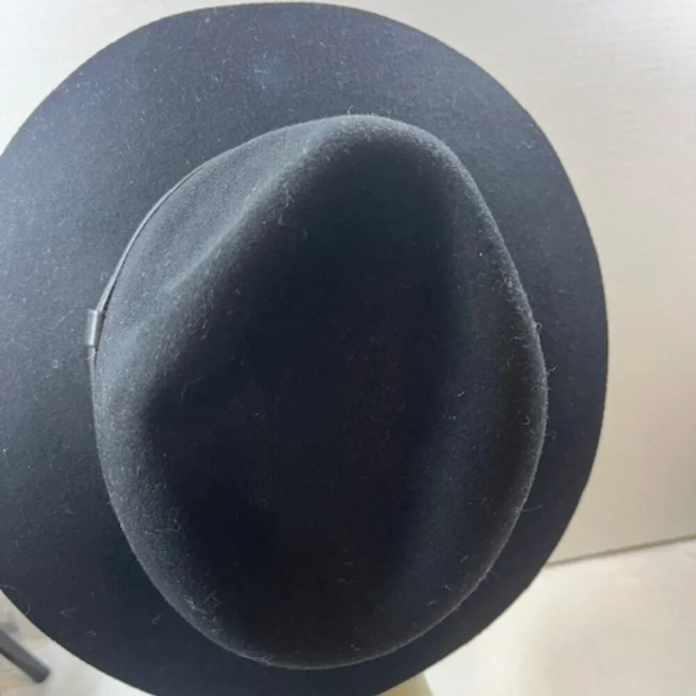 Large Brim Wool Fedora Hat Accented w/Leather Band Trim Black